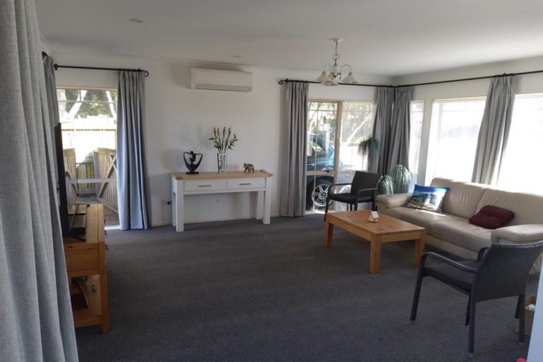 Photo of property in 2 Lavender Place, Papamoa Beach, Papamoa, 3118