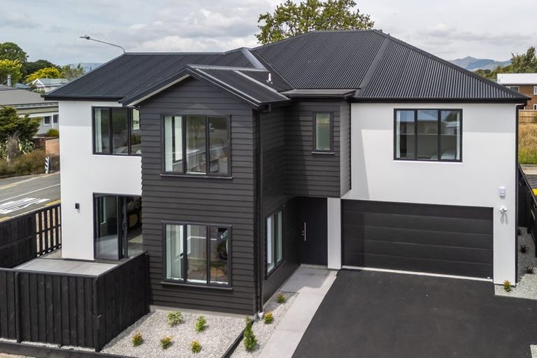 Photo of property in 210 Edgeware Road, Edgeware, Christchurch, 8013