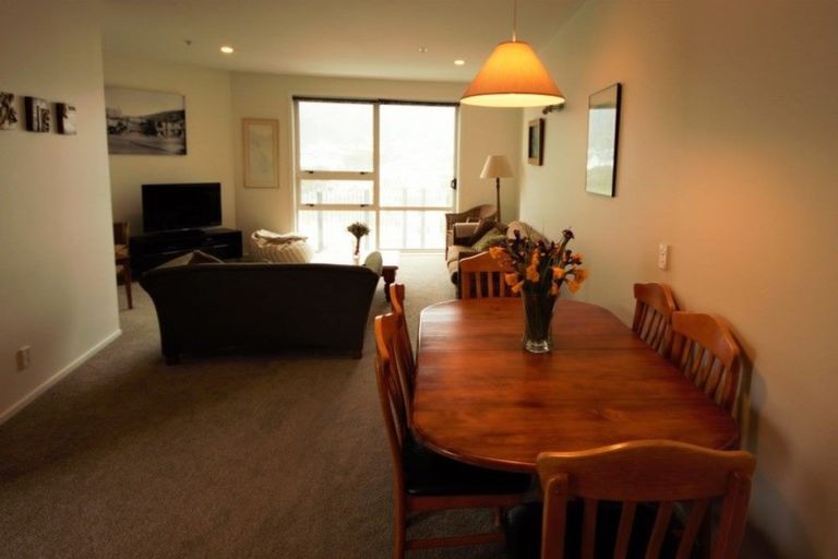 Photo of property in Stadium Garden Flats, 401/107 Thorndon Quay, Pipitea, Wellington, 6011