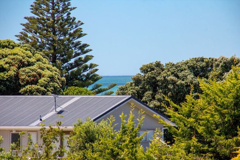 Photo of property in 16 Palm Parade, Riversdale Beach, Masterton, 5872