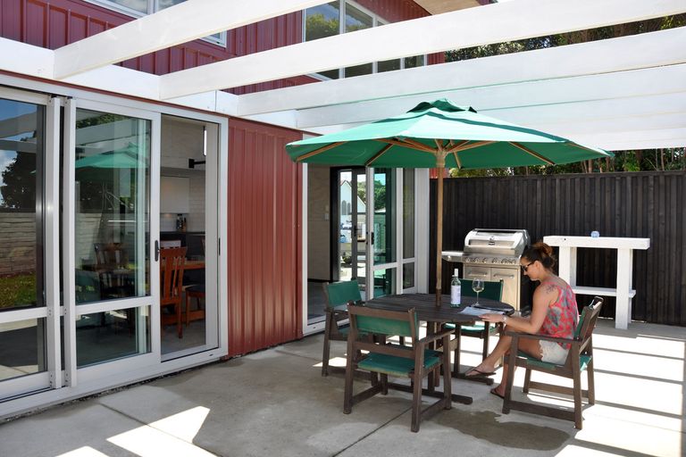 Photo of property in 19 Cumberland Street, Leigh, 0985