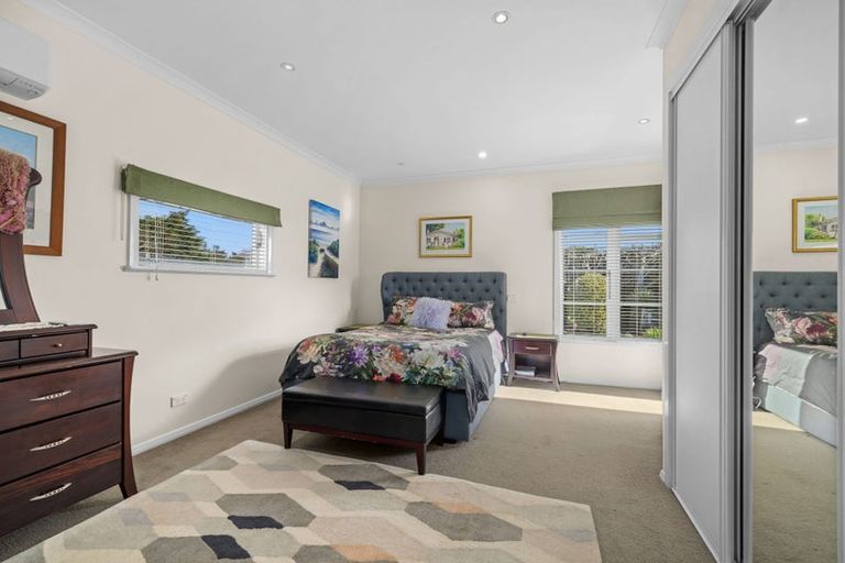 Photo of property in 28 Oxford Street, Martinborough, 5711