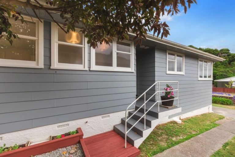 Photo of property in 91 Rangituhi Crescent, Takapuwahia, Porirua, 5022