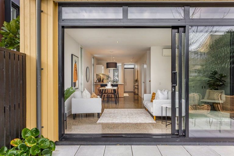 Photo of property in 6 Cochrane Road, Hobsonville, Auckland, 0616