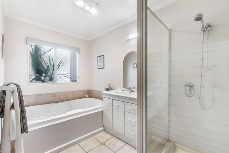 Photo of property in 6 Pounamu Avenue, Greenhithe, Auckland, 0632