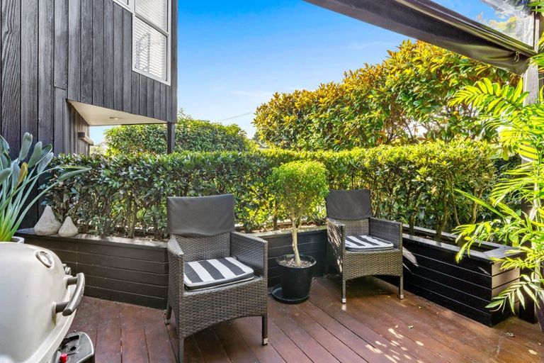 Photo of property in 1/19 Heathcote Road, Castor Bay, Auckland, 0620