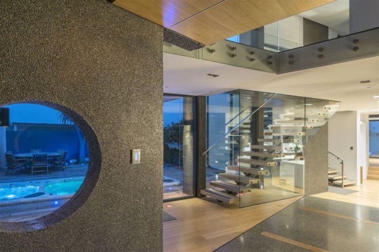 Photo of property in 145 Main Road, Redcliffs, Christchurch, 8081