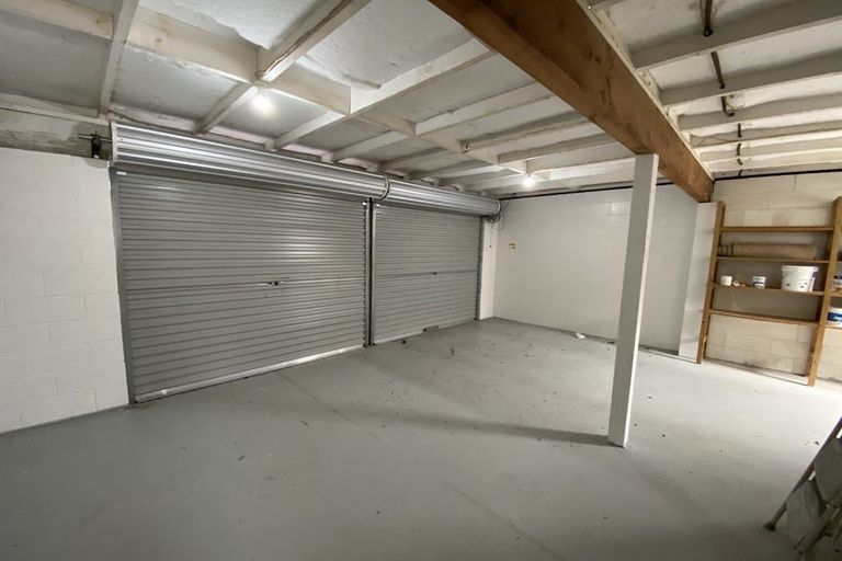 Photo of property in 1/6 Clare Place, Glenfield, Auckland, 0629