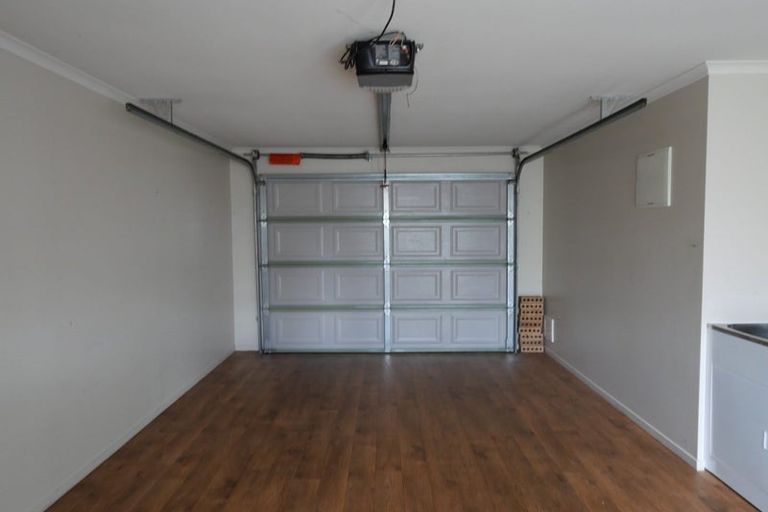 Photo of property in 4/8 Village Place, Tuakau, 2121