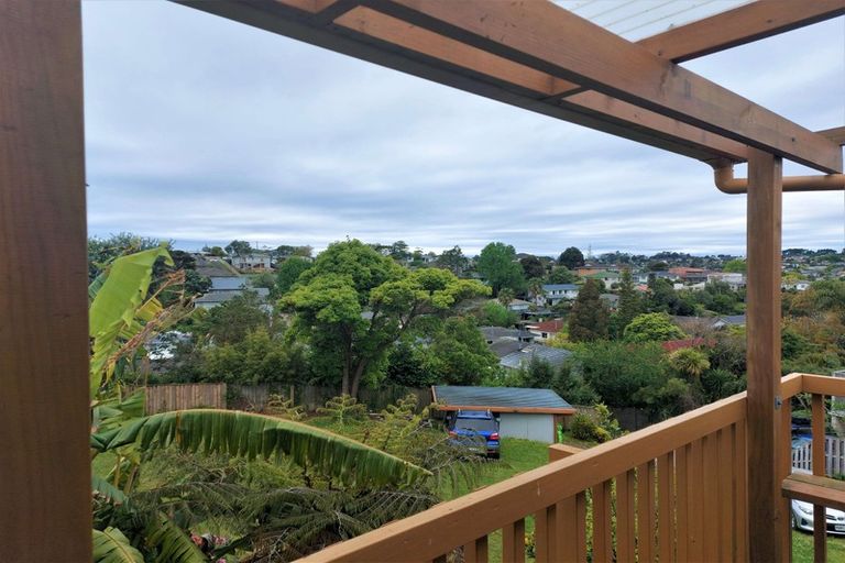 Photo of property in 14 Aralia Road, Sunnynook, Auckland, 0620