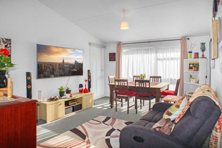 Photo of property in 33a Avenue Road, Foxton, 4814