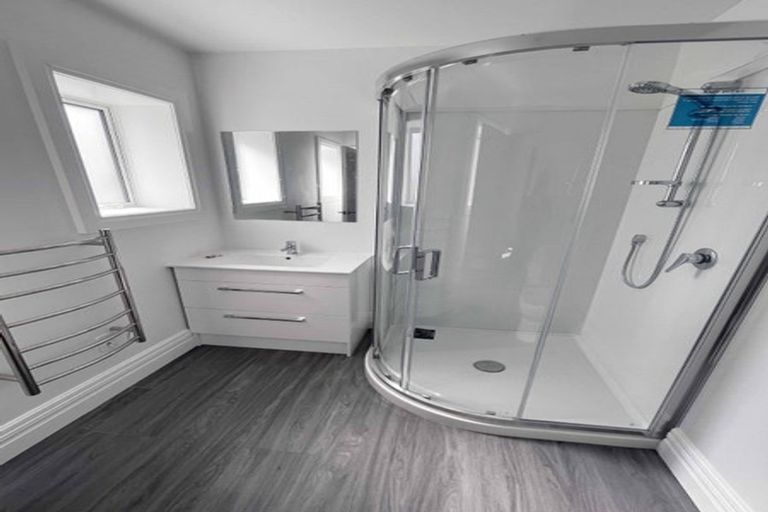 Photo of property in 7 Rixon Grove, Mount Victoria, Wellington, 6011