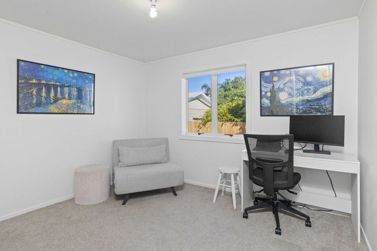 Photo of property in 3 Crispe Road, Clarks Beach, 2122