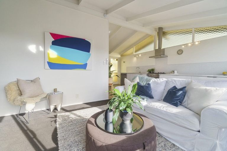 Photo of property in 1/2 Finlow Drive, Te Atatu South, Auckland, 0610