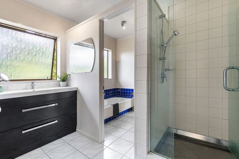 Photo of property in 2/7 Sandford Street, Campbells Bay, Auckland, 0630