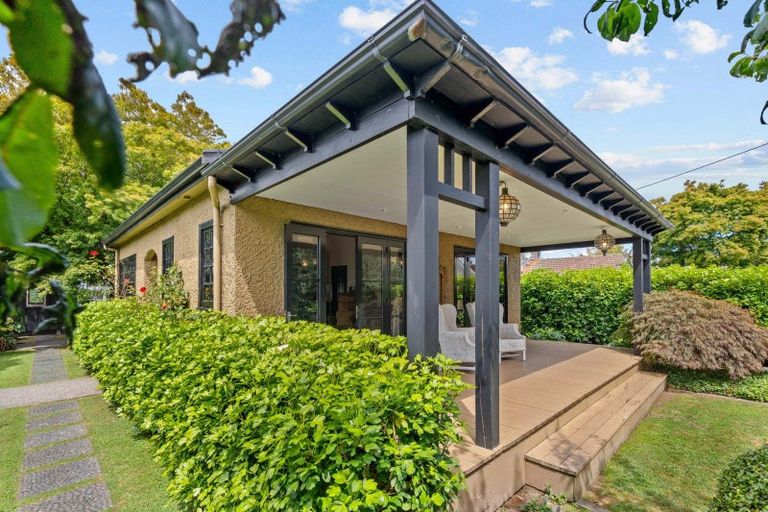 Photo of property in 28 Kempton Street, Greytown, 5712