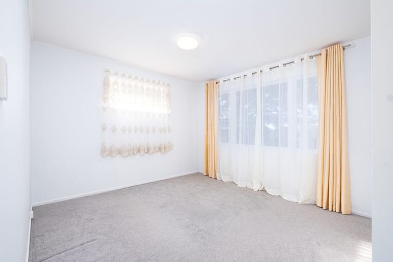 Photo of property in 116 Ennis Avenue, Pakuranga Heights, Auckland, 2010