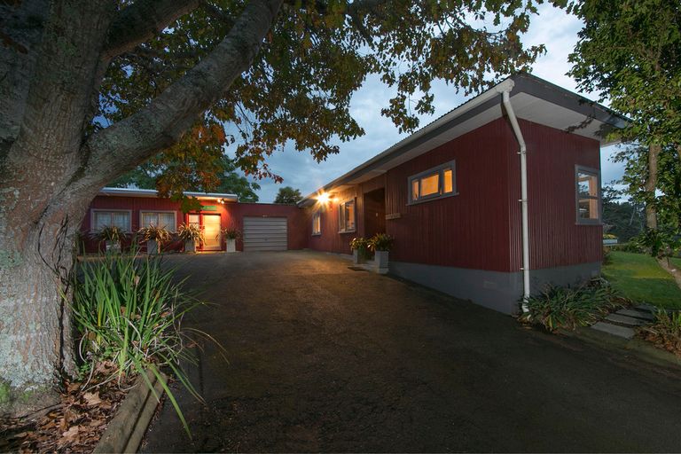 Photo of property in 51 Kent Terrace, Riverhead, 0820