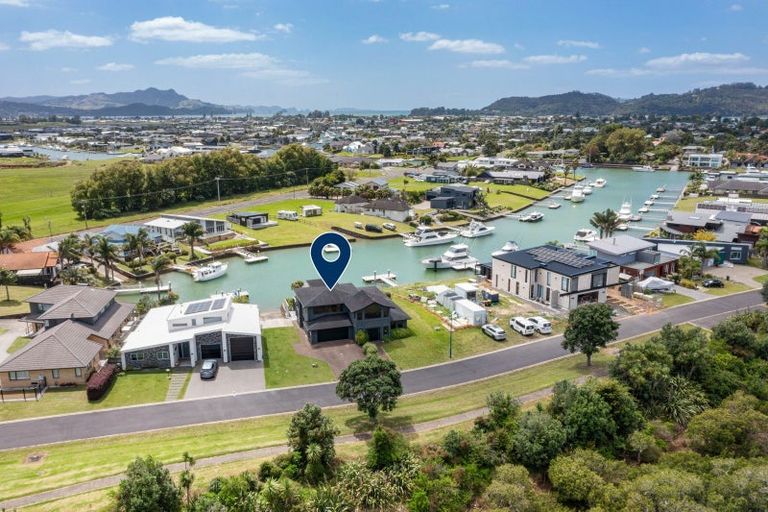 Photo of property in 10 Hei Esplanade, Whitianga, 3510
