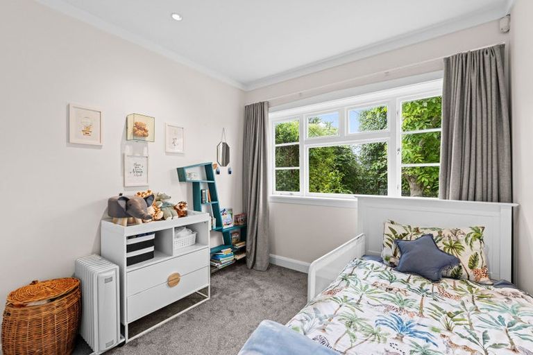 Photo of property in 211 Fifield Terrace, Opawa, Christchurch, 8023