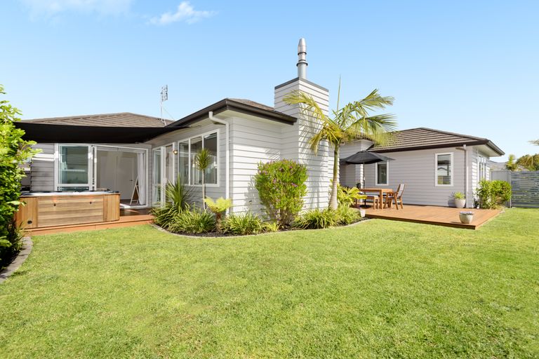 Photo of property in 45 Oceania Sands Way, Papamoa Beach, Papamoa, 3118