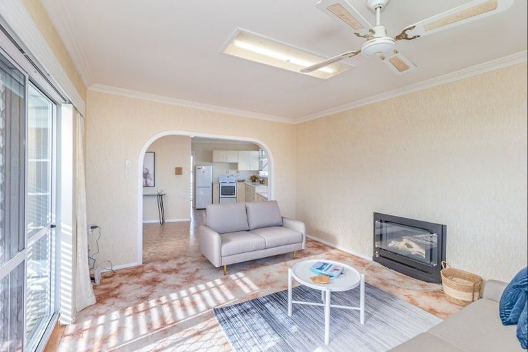 Photo of property in 196 Cambridge Street, Levin, 5510