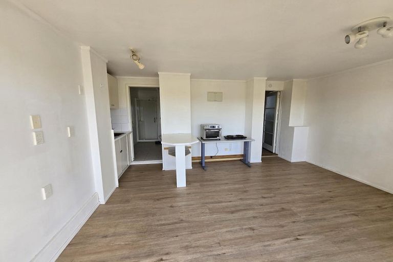Photo of property in 35 Bayview Road, Browns Bay, Auckland, 0630