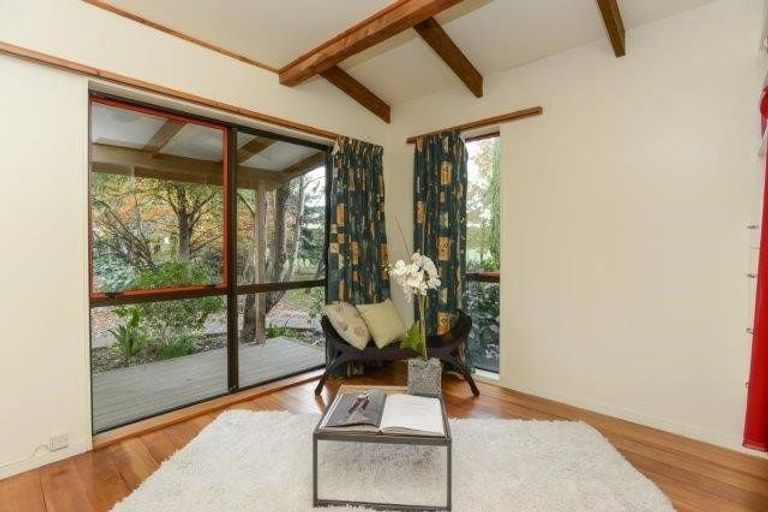 Photo of property in The Cottage, 2 Shanly Street, Waipawa, 4210