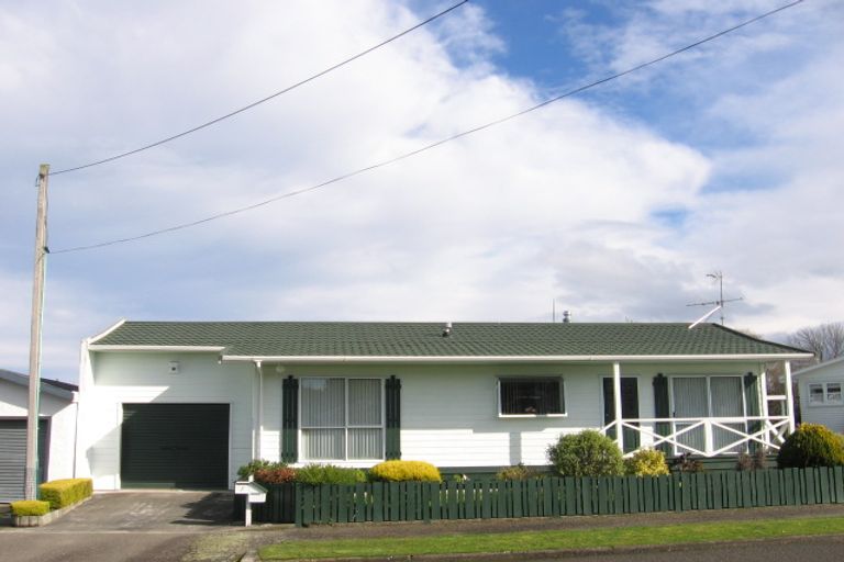 Photo of property in 1 Kowhai Place, Lansdowne, Masterton, 5810