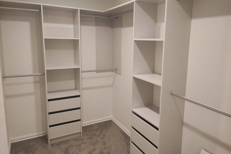 Photo of property in 2 Oakheart Way, Forrest Hill, Auckland, 0620