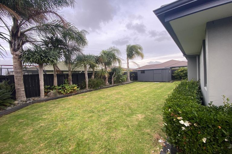 Photo of property in 24 Silkwood Crescent, Karaka, Papakura, 2113