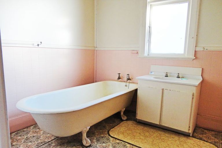 Photo of property in 142 Main South Road, Green Island, Dunedin, 9018