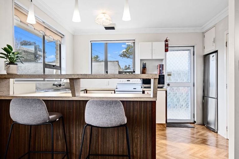 Photo of property in 2a Kauri Street, Merrilands, New Plymouth, 4312