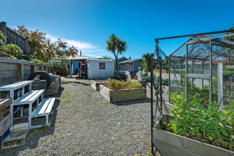 Photo of property in 91 Bowhill Road, New Brighton, Christchurch, 8083