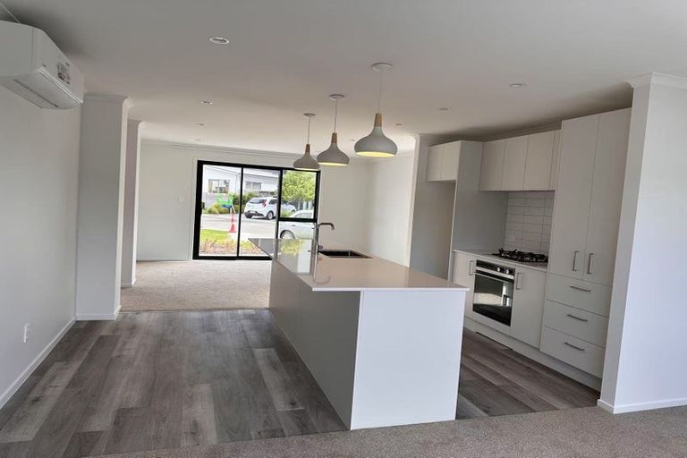 Photo of property in 12 Breakwater Way, Whitby, Porirua, 5024