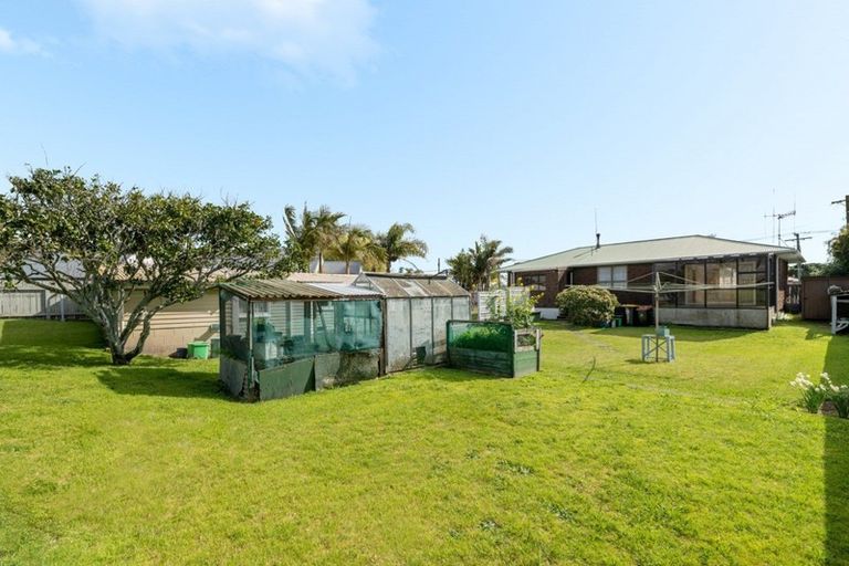 Photo of property in 33 Hawea Street, Mount Maunganui, 3116