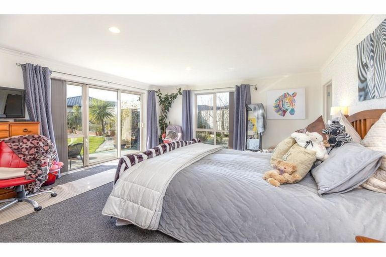 Photo of property in 6 Te Waihora Street, Pegasus, 7612