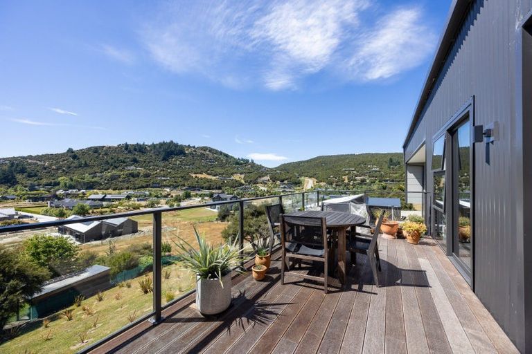 Photo of property in 6 Nokomai Street, Wanaka, 9305