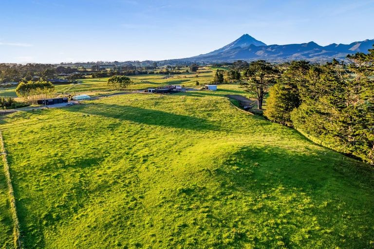 Photo of property in 1202 Frankley Road, Hurworth, New Plymouth, 4371