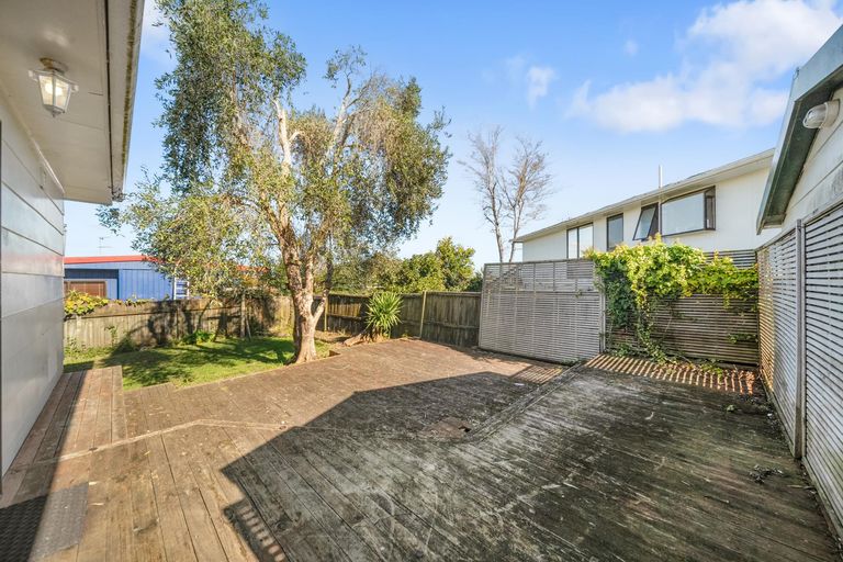 Photo of property in 1 Dalmahoy Place, Wattle Downs, Auckland, 2103