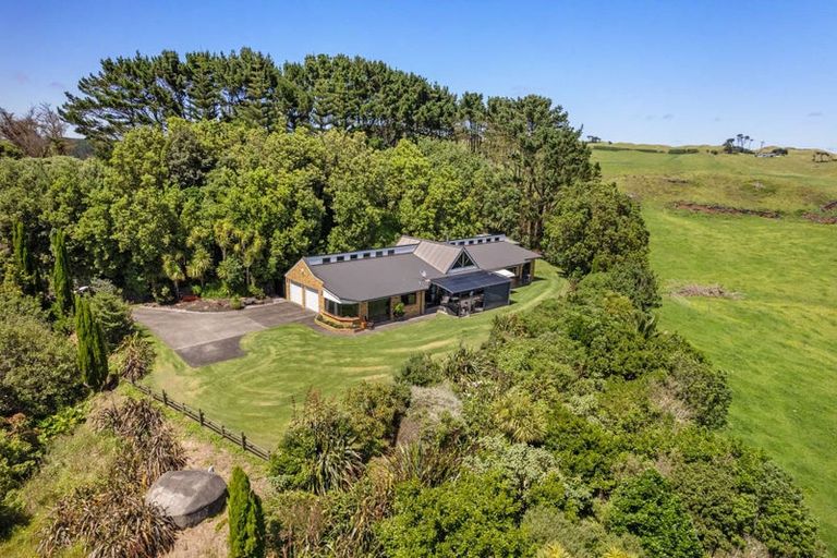 Photo of property in 371a Kohekohe Karioitahi Road, Karioitahi, Waiuku, 2683