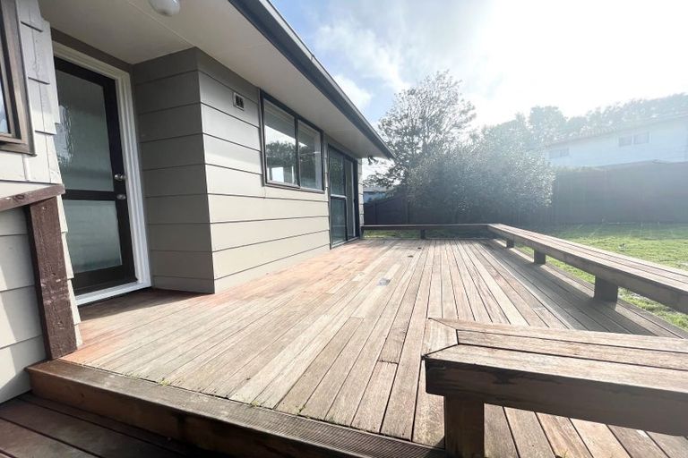Photo of property in 1 Edgware Road, West Harbour, Auckland, 0618