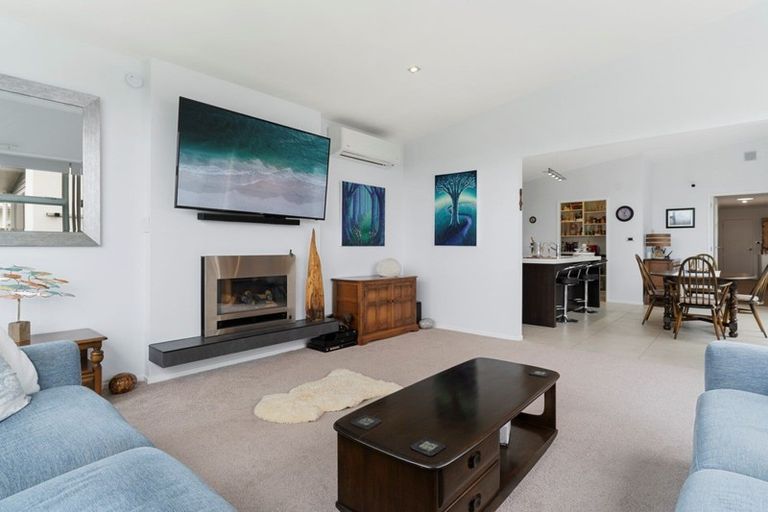 Photo of property in 16 Holyoake Terrace, Omokoroa, 3114