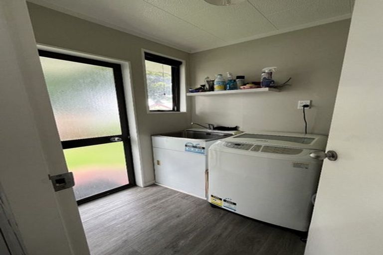 Photo of property in 2/4 Calvert Street, Papakura, 2110