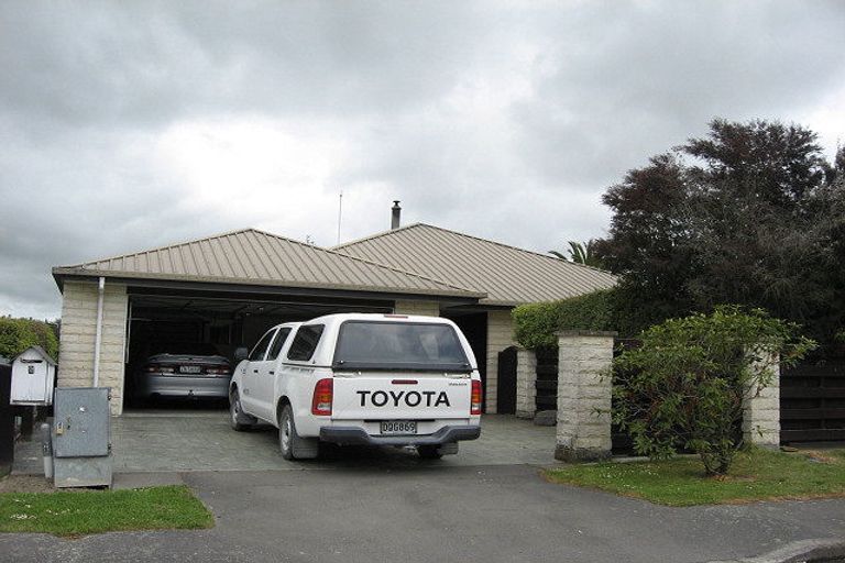 Photo of property in 2 Mckenzie Place, Rangiora, 7400