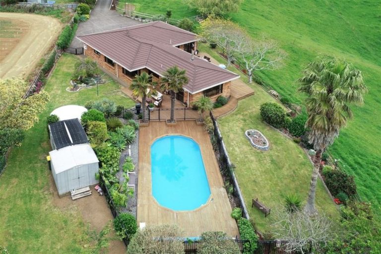 Photo of property in 366 Waiuku Road, Puni, Pukekohe, 2678
