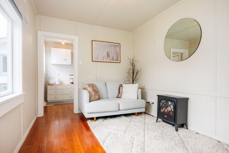Photo of property in 25 Argyle Avenue, Takaro, Palmerston North, 4410