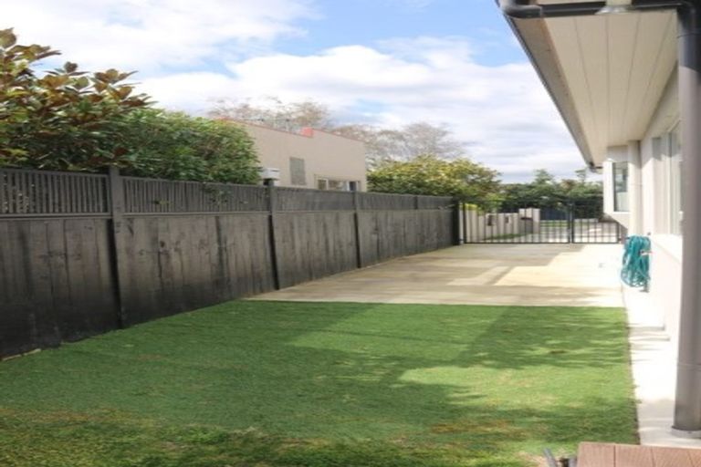 Photo of property in 11 Winston Avenue, Hokowhitu, Palmerston North, 4410