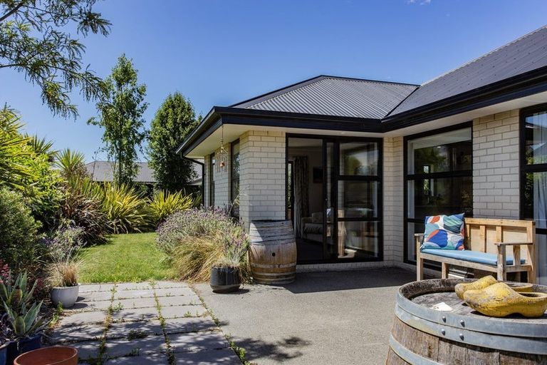 Photo of property in 14 Old Farm Place, Rangiora, 7400