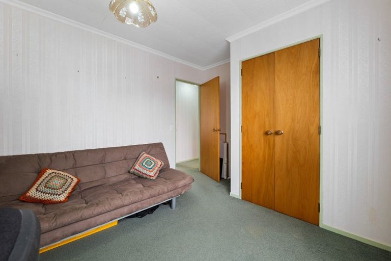 Photo of property in 35 Manu Crescent, Upper Vogeltown, New Plymouth, 4310